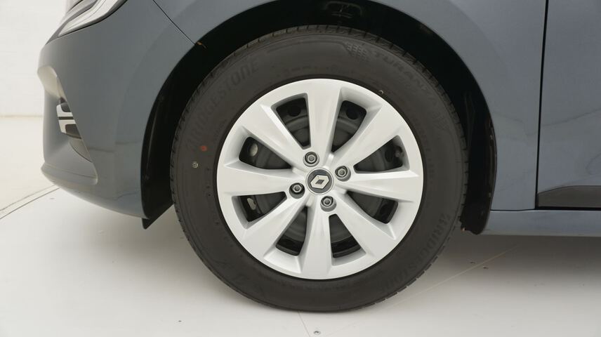 Outside Clio  Gris Titanium