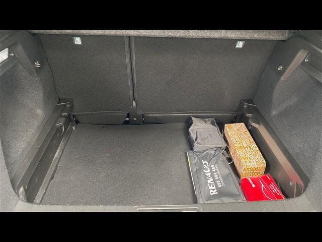 RENAULT Captur 00335648_VO38013550