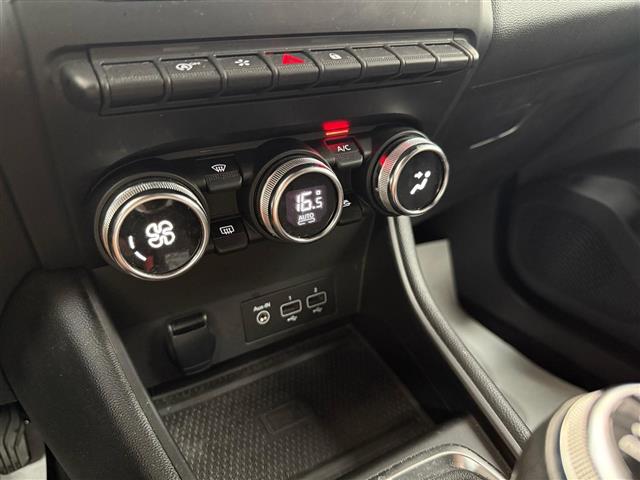 RENAULT Captur 00014643_VO38023184