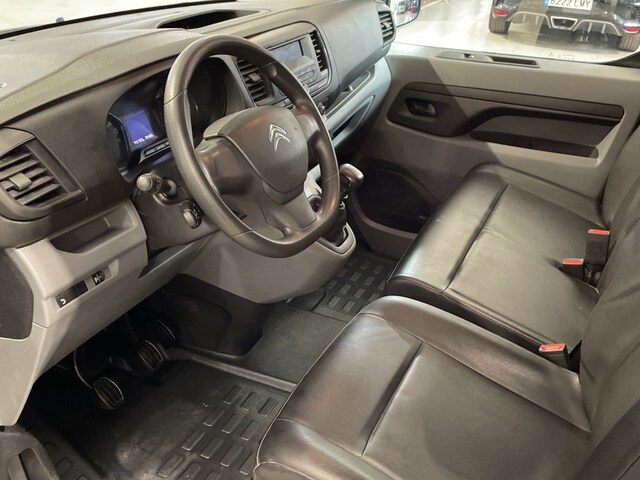 Inside Jumpy Combi Diesel  Azul