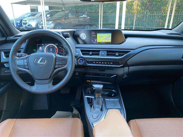 LEXUS UX 2019 02641271_VO38043366