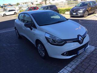 RENAULT Clio 03557146_VO38013080