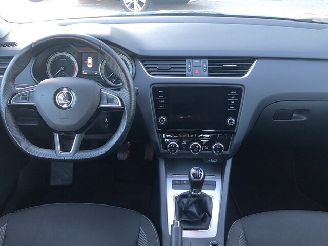Inside Octavia Gasolina/Gas  Azul Pacífico