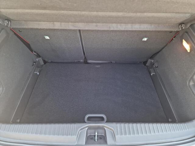 Außenausstattung Clio PLATIN GRAU MET.     grau