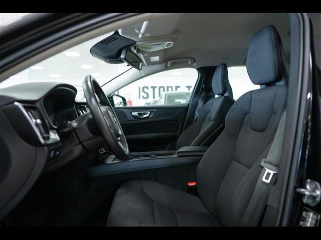 VOLVO V60 II 2019 40001231_VO38053400