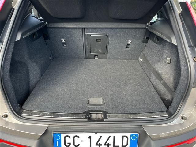VOLVO XC40 02641181_VO38043366