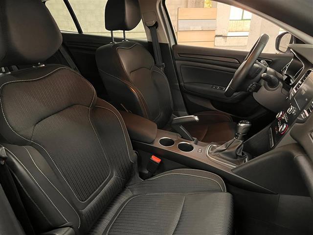 RENAULT Megane 00023459_VO38013404