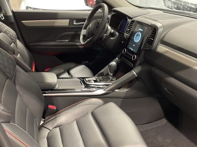 Inside Koleos  Negro