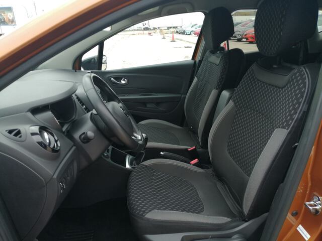 Inside Captur  Naranja Atakama