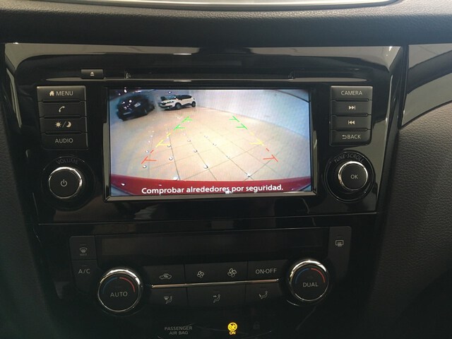 Inside Qashqai Diesel  Rojo Sóildo