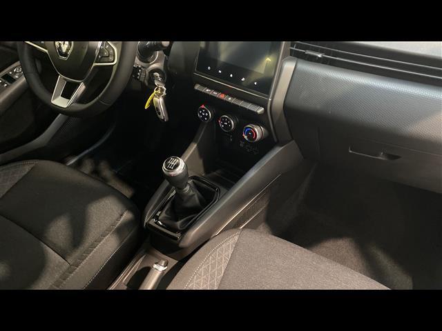 RENAULT Clio 00335516_VO38013550
