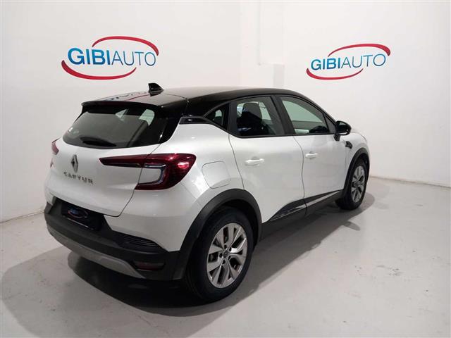 RENAULT Captur 02416075_VO38013170