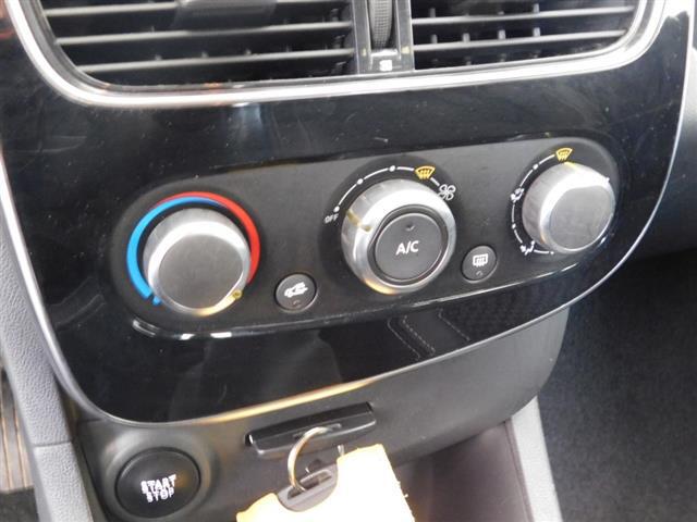 RENAULT Clio 03245887_VO38043894