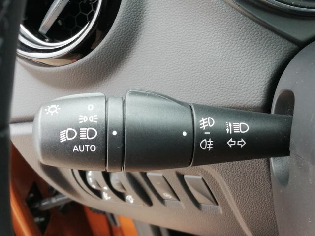 Inside Captur  Naranja Atakama