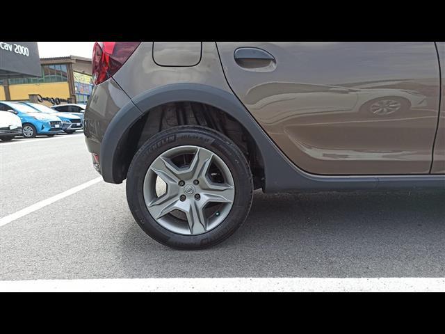DACIA Sandero 00024006_VO38013404