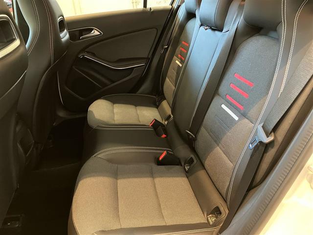 MERCEDES Classe A 00985019_VO38023207