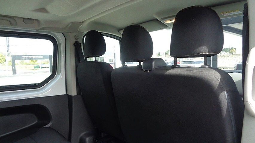 Inside Trafic Combi Diesel  BLANCO