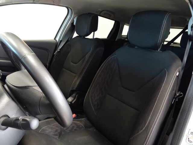 Inside Clio Sport Tourer  Blanco Marfil