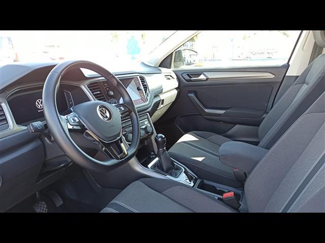VOLKSWAGEN T Roc 2017 00024144_VO38013404