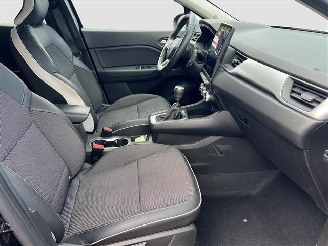 RENAULT Captur 05258132_VO38013034