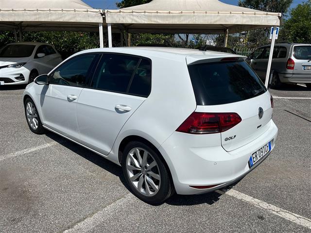 VOLKSWAGEN Golf 02641043_VO38043366