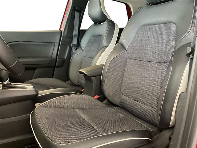 RENAULT Captur 00985240_VO38023207