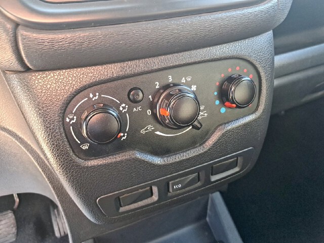 Inside Dokker Van Diesel  BLANCO
