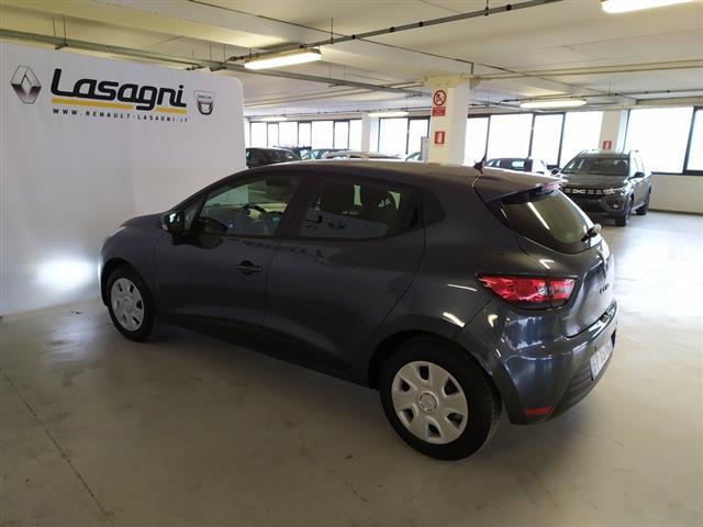 RENAULT Clio 00008160_VO38013330