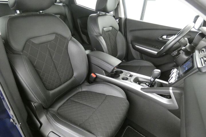 Inside Kadjar  Azul Cosmos