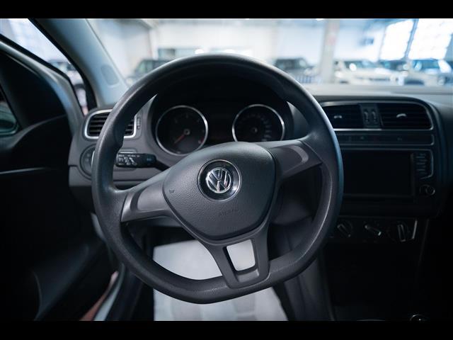 VOLKSWAGEN Polo V 2014 40001886_VO38053400