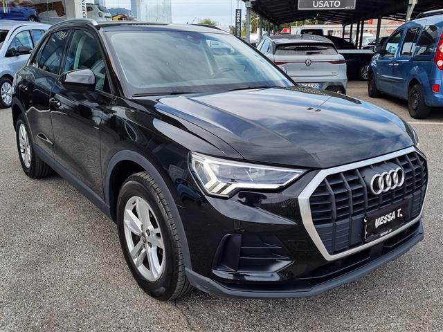 AUDI Q3 II 2018 00187932_VO38023507