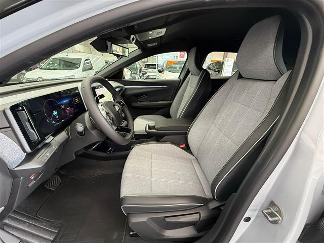 RENAULT Megane 00085236_VO38023184