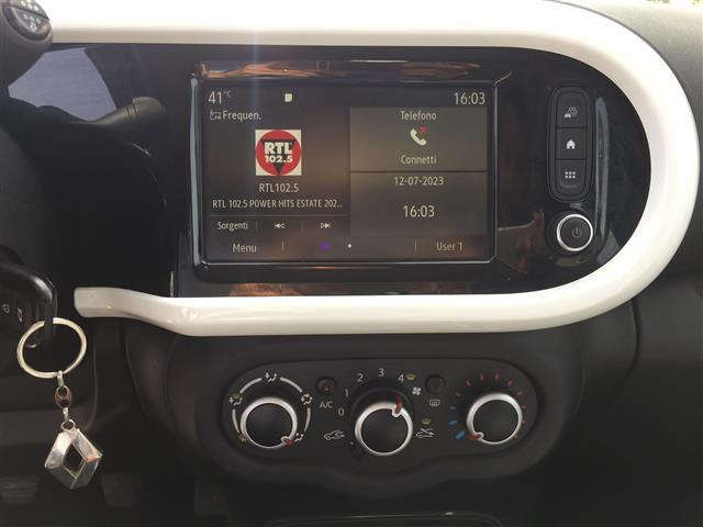 RENAULT Twingo 02640515_VO38043366