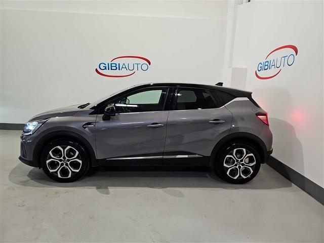 RENAULT Captur 02399062_VO38013170