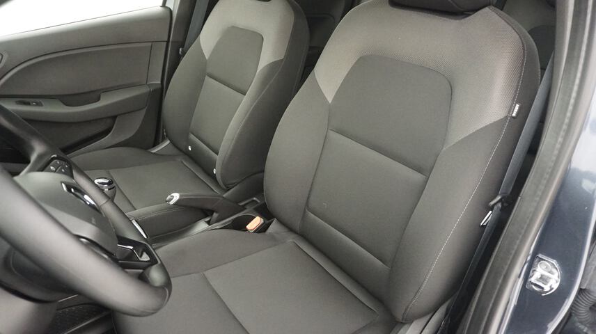 Inside Clio  Gris Titanium