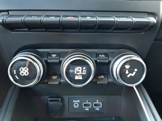 Inside Clio Híbrido  Gris Titanium