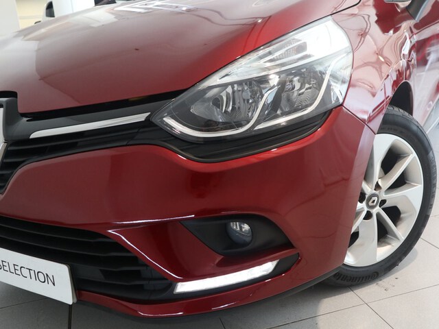 Outside Clio  Rojo Deseo