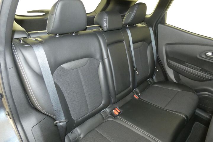 Inside Kadjar Diesel  Gris Titanium