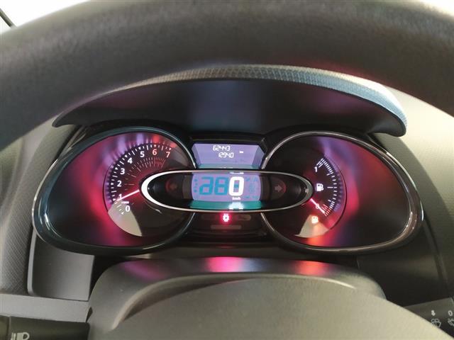 RENAULT Clio 00008160_VO38013330