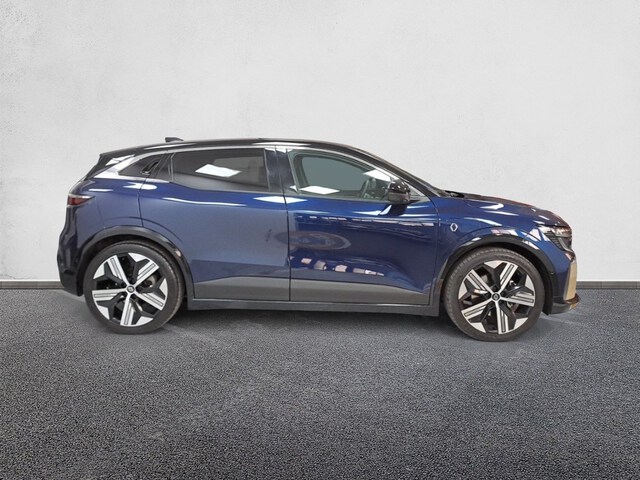 Outside  MEGANE E-TECH 100% ELÉCTRICO  carrocería azul noc