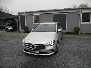 Mercedes-Benz - B 180
