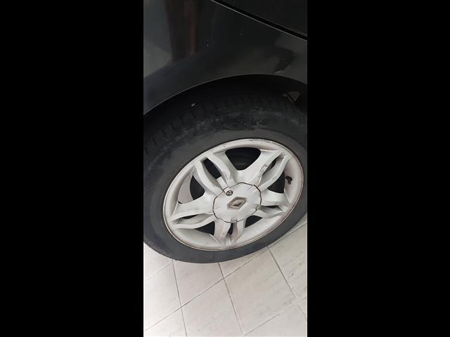 RENAULT Clio 00006451_VO38033579
