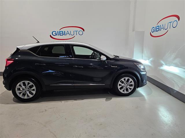 RENAULT Captur 02416132_VO38013170