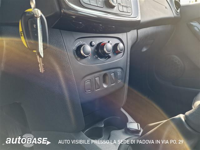 DACIA Sandero 01088995_VO38013498