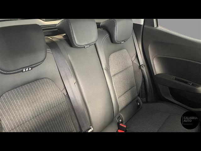 RENAULT Clio 00006138_VO38033579