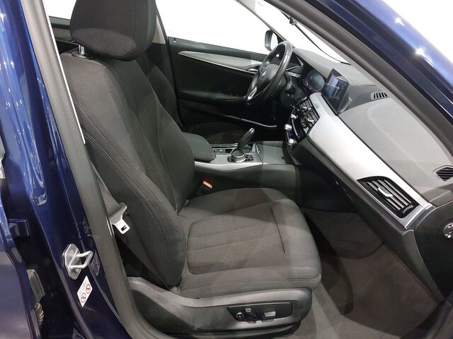 Inside Serie 5 G31 Touring Diesel  Bluestone metalizado
