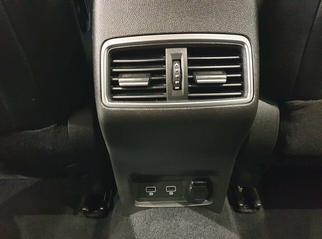 Inside Kadjar Diesel  Gris Highland