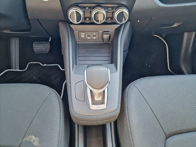 Inside Zoe  Blanco Quartz