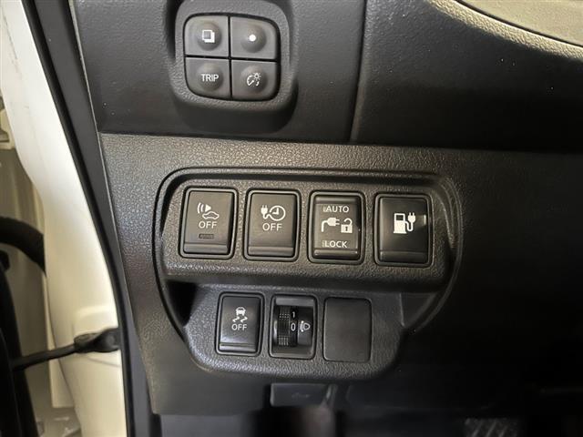 NISSAN Leaf 03222218_VO38043894