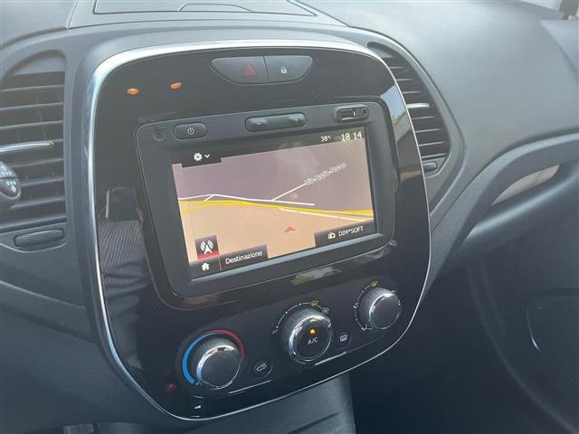 RENAULT Captur 02640727_VO38043366